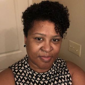 Meet your Posher, Monique